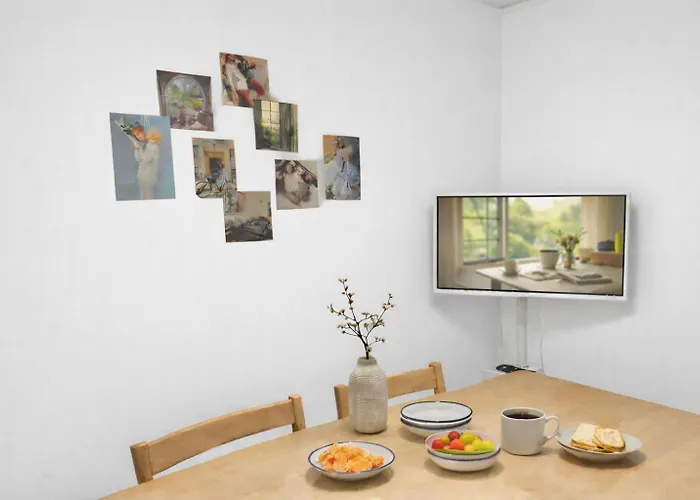 Cream Chacha 5min Flat Walk To Hongdae Station 2br 3beds Ferienhaus Seoul