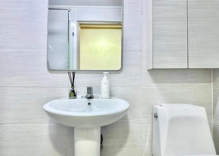 Cream Chacha 5min Flat Walk To Hongdae Station 2br 3beds Ferienhaus *