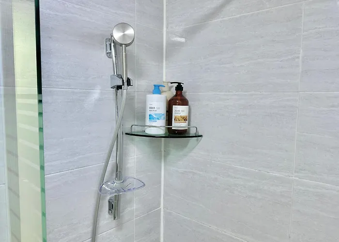 Ferienhaus Cream Chacha 5min Flat Walk To Hongdae Station 2br 3beds Seoul