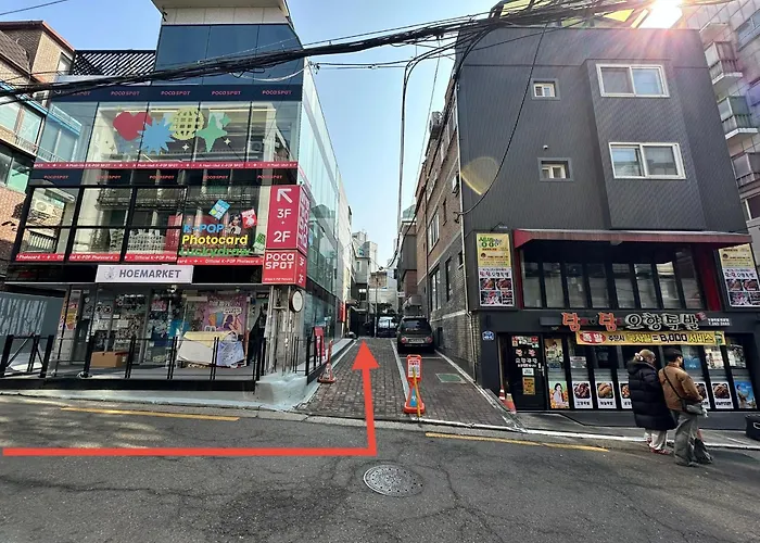 Cream Chacha 5min Flat Walk To Hongdae Station 2br 3beds *