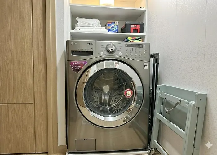 Cream Chacha 5min Flat Walk To Hongdae Station 2br 3beds Seoul